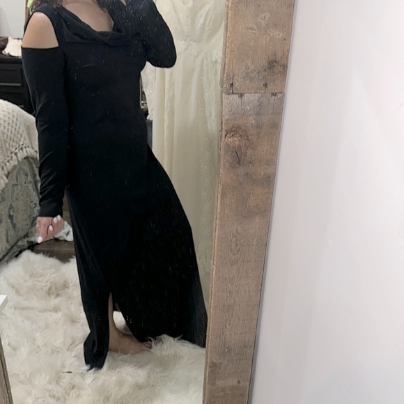 Kris Jenner Collection Elegant Black Cold Shoulder maxi Dress size medium - Picture 4 of 9